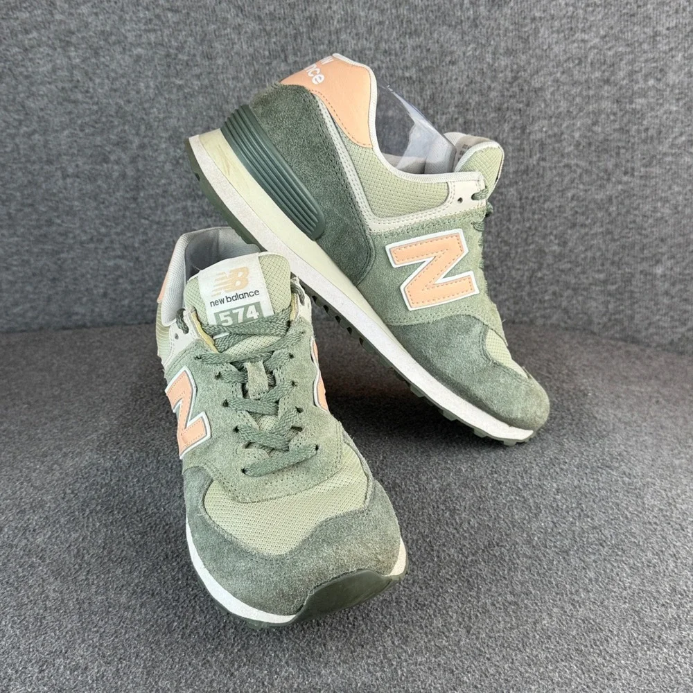 New Balance Women's Green & Peach 574 Sneaker